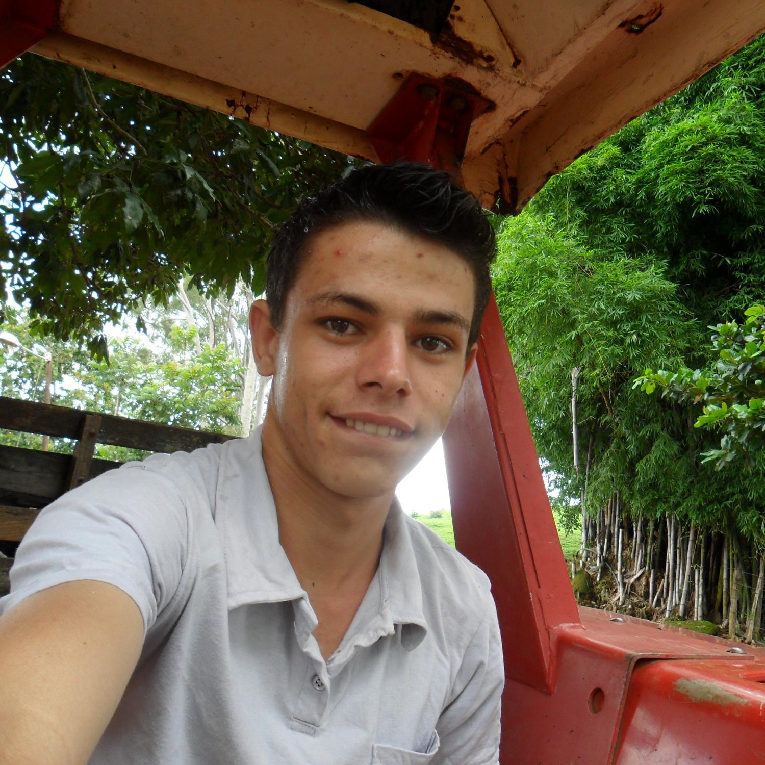 samukaelieser's profile picture. As pessoas costumam criticar quem elas querem ser !!!