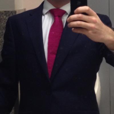 Apeekinthedark's profile picture. Professional, polite, smart, articulate and educated.