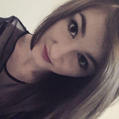 17 | UK | Business and Administration Student | Instagram: emmaj_08 | Coffe lover and beauty addict and blogger at