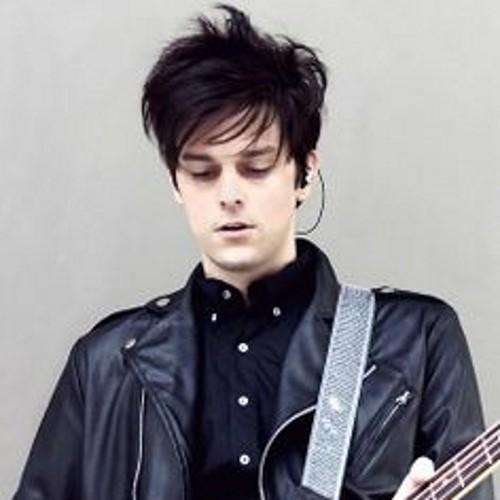 Hey, I'm Dallon! Obsessed with doctor who, I play bass and yeah.. That's all really!