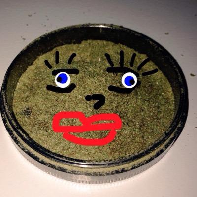 #Whatsinmybowl ? #WIMB #greensonly 
      whats in your bowl? tweet us
