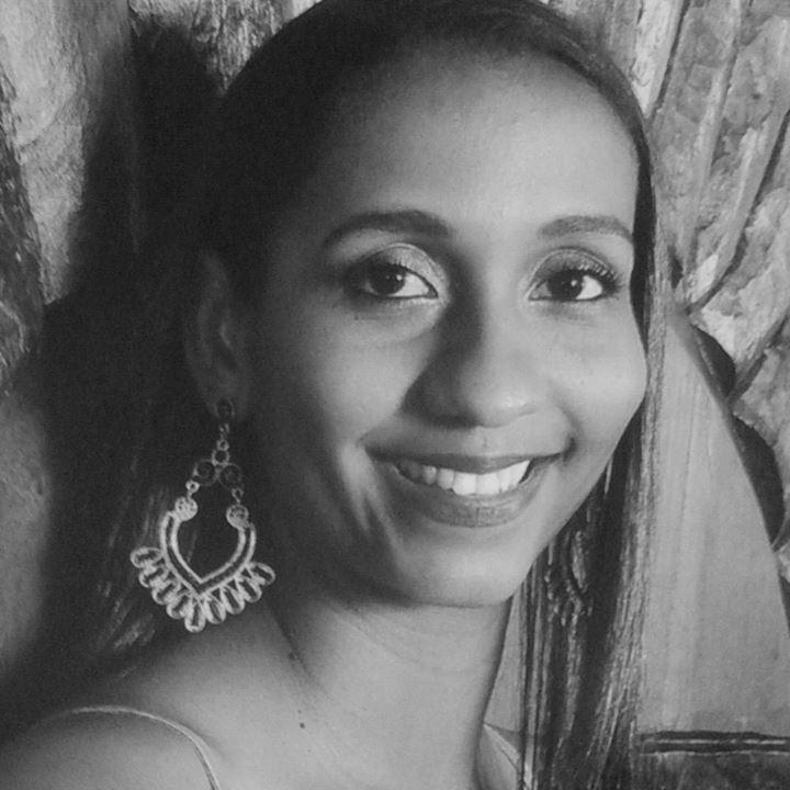 Elogie-a, faça-lhe surpresas, dê-lhe o máximo de mimos, e chegará ao seu coração.(Mulher de leão)