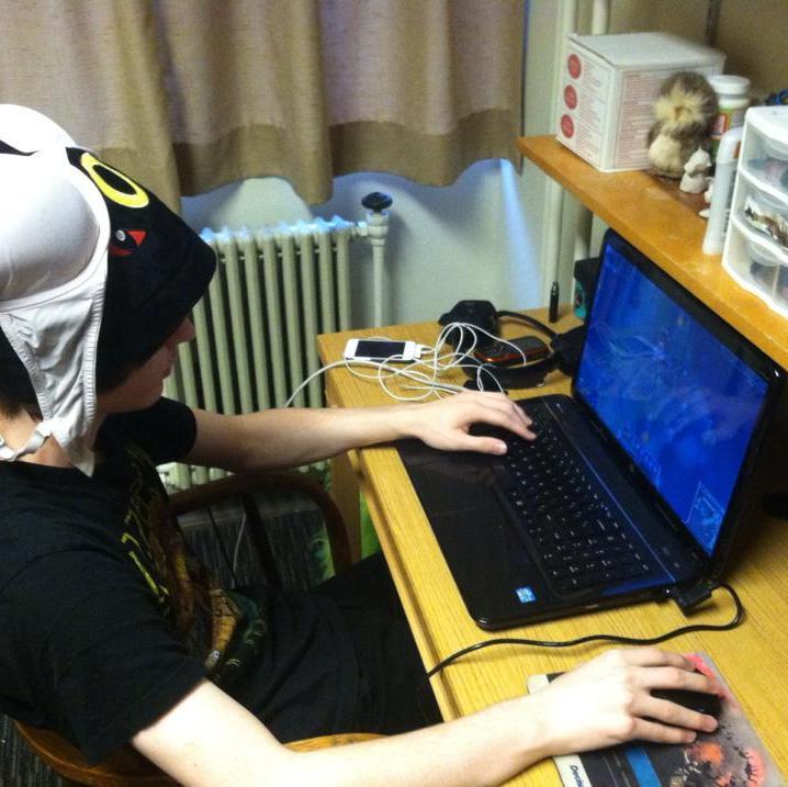 League of Legends | Mid main | OSRS | Twitch streamer