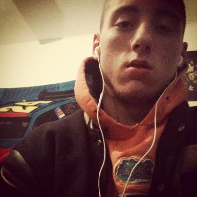 IAMTHETRUTH24's profile picture. Trying to chase my dreams. #10 WR for Warren Central Dragons. They say sky the limit but theres footprints on the moon ~Logic~