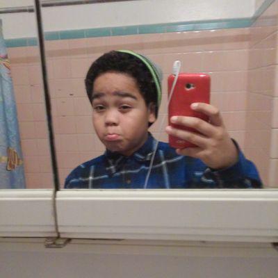 im cool
i play football 
im 11
i go to ora