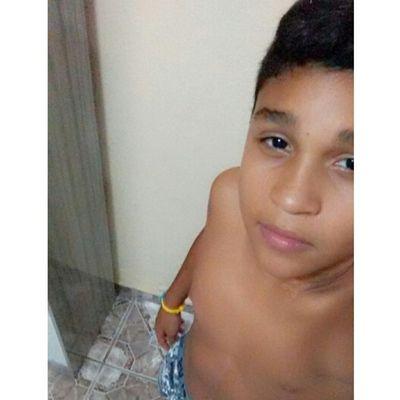 Porque pensamos tanto em ser perfeitos.E os perfeitos não sabem amar.A gente estragou tudo.Por apontarmos tanto os nossos erros.Os erros vão sempre estar aqui