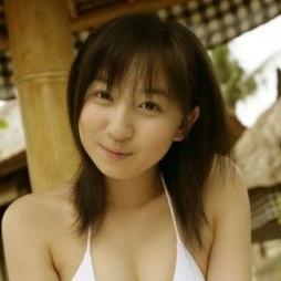 後ろ手に縛り上げて乳首クリクリして不本意ながらも感じさせてから強制的にイかせて、それから勃起した陰茎で処女膜を破る。後ろの穴も犯して、最後は膣内にたっぷりと精液を流し込む。俺に犯された記憶は一生残るだろう。