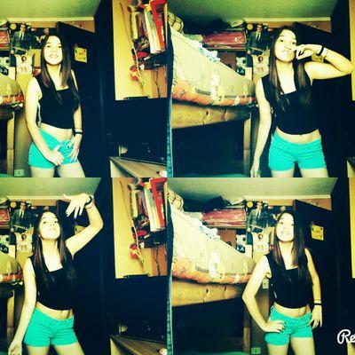 Me encanta salir, amigable, me encanta la musica y bailar . Si quieren manden mensajes :)
