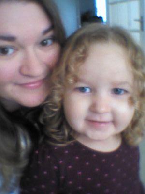 Aspiring artist/crafter/photographer and full time mummy.