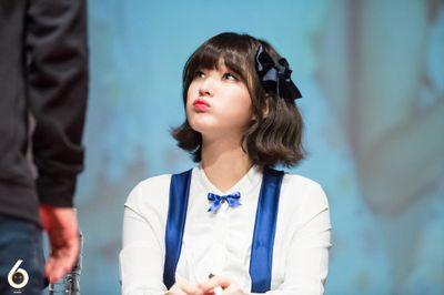 안녕하세요〰!
한국어 공부 중인 일본의 학생입니다☺
laboum사랑해요♥
율희 좋아해요♥