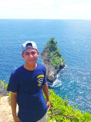 EdiRosiady's profile picture. Tetap Bertahan Demi Keluarga dan Demi Masa Depan