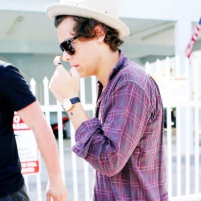 My mom still thinks me liking @Harry_Styles is a phase.