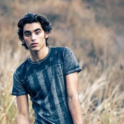 I'm Blake. I play Tyler on dog with a blog. taken by @naomiscott110