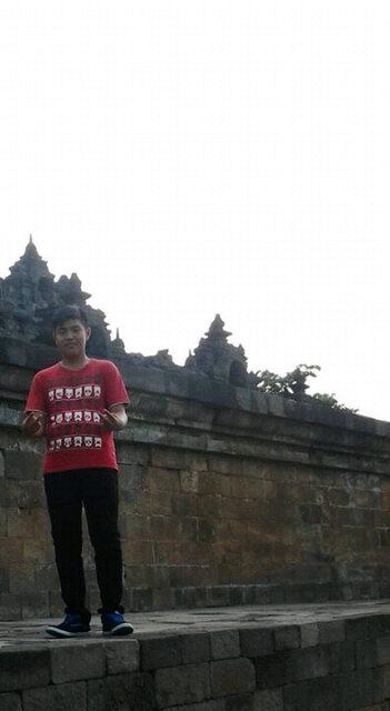 Ada yang mau di temenin sini follow saya dan invite pin BB saya 267AE82A whatsapp 082213108199