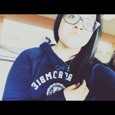 the weeknd | drake | softball  | PND | http://t.co/ZWHemSD3Na.bae | insta: kassyhinojosa & sc: kassy.1126