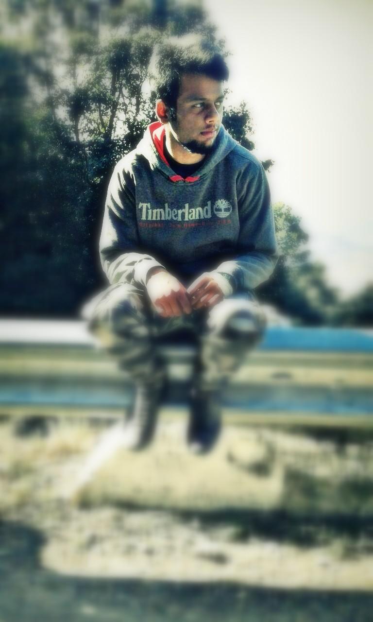 ..
..........i doN't hvE An atTitUdE pRobLeM i jusT hvE a perSoNality...you cAn't hndLe....!!!
....##
....###...
\/ \/ \/
\/\/