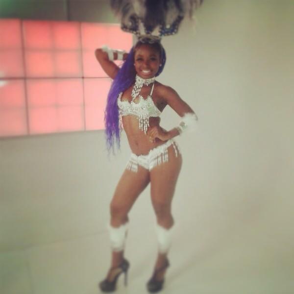 BAILARINA MODELO ANIMADORA CANTANTE