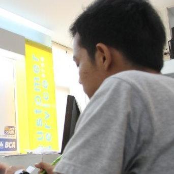 KU TAK TAU SIAPA KAMU TAPI KU INGIN,BERTEMAN,BERKAWAN jg BERSAHABAT AMA KAMU..GAK SUKA TINGGALIN AKU