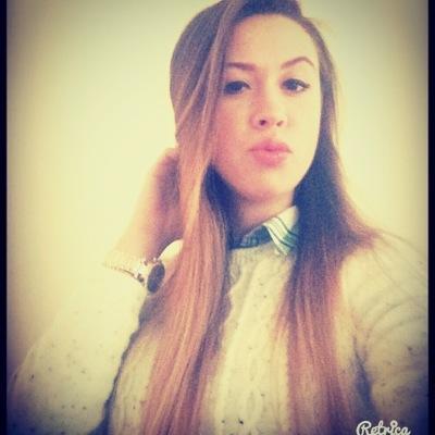 Aşkı Ağustos'ta bulmuş bir Eylül kadını. Azcık ucundan gasteci