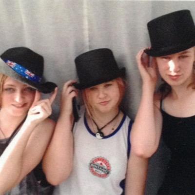 |-1/3 drama queen-1/3 bitch-1/3 lunatic-| @HeyItsTayJayne @TheBreaLouise @Gill_Ky