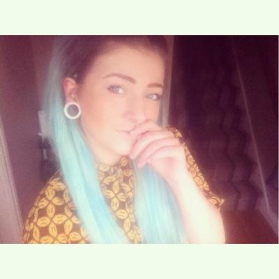 Tattoos•piercings•england•i love music•MessageMe•SNAPCHATME- laurenbrierleyy