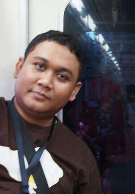 Android User, Civil Servant, AC MIlan, Liverpool FC, Real Madrid, music listener, movie & tv series watcher