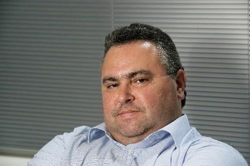 kamyon şöförü olmak isterken siyaset bilimci olarak buldum kendimi.