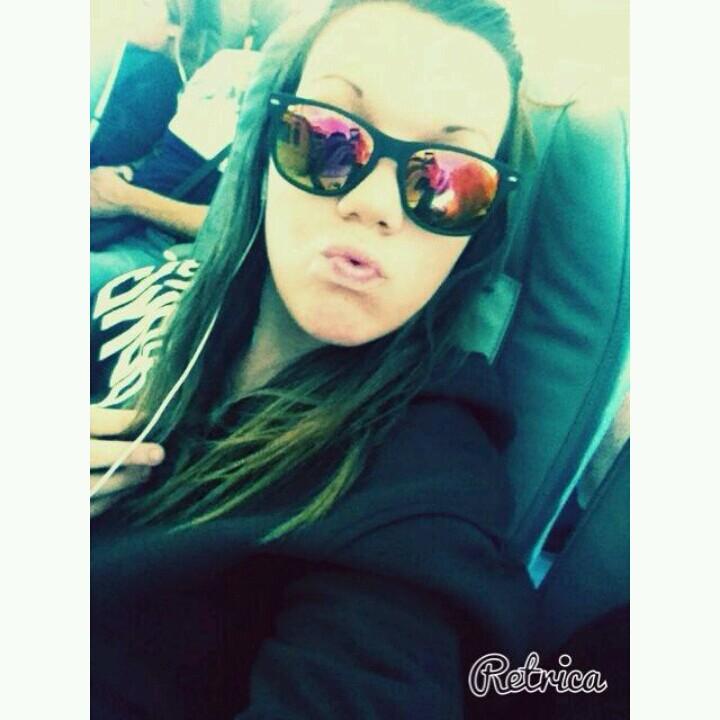 alessioluana29's profile picture. 'posso spegnere la luce,posso chiudere gli occhi,ma in testa ho te,ogni minuto,dieci rintocchi'