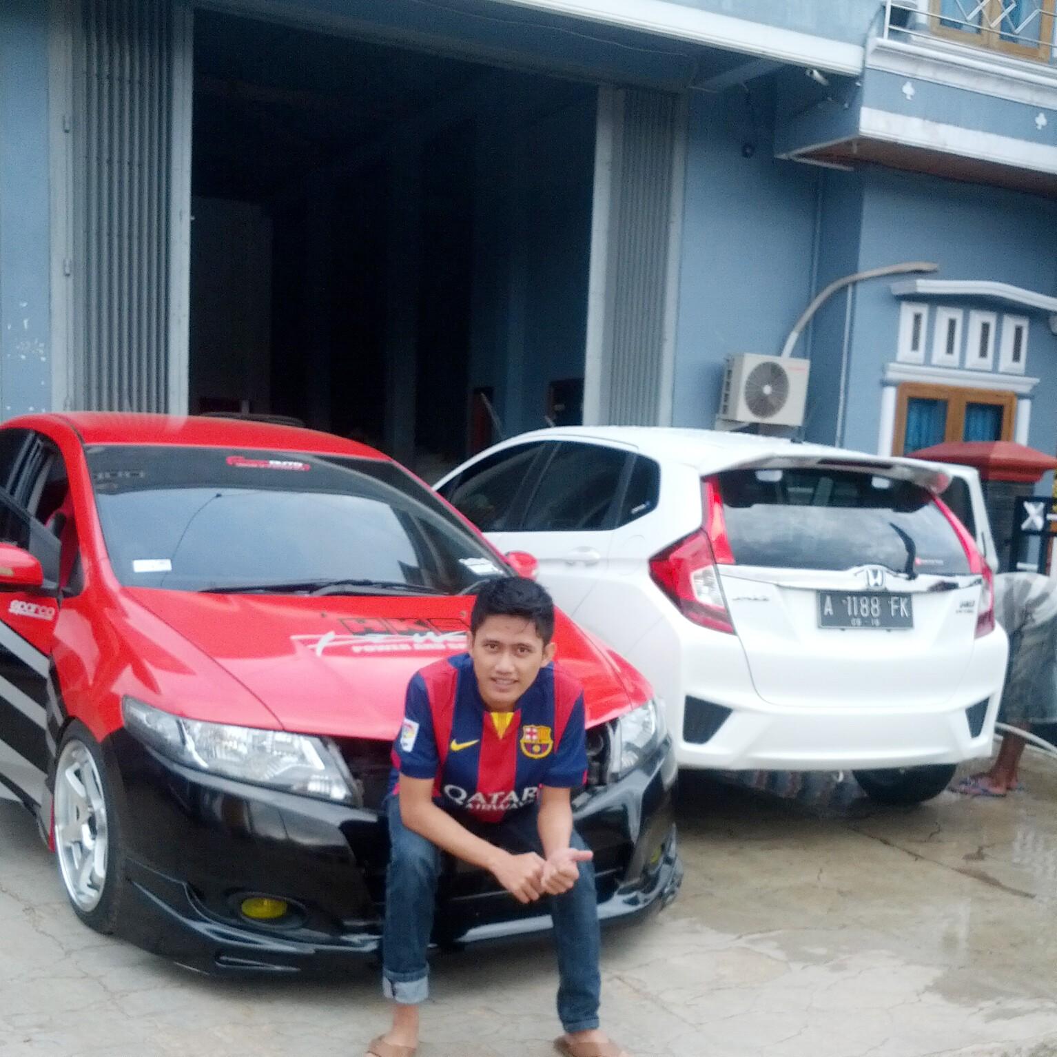 umam_iroel's profile picture. 