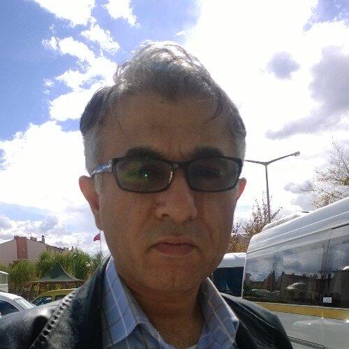 İnsanlara güven. Ama güvenini yıkanların da insanlar olduğunu unutma.
