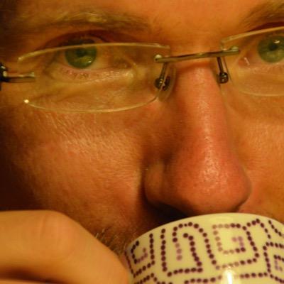Lehrer (Inf,M,Ph), Blogger ( #lehrzeit ) und manche Tutorials auf https://t.co/FCDfh7ZjTn