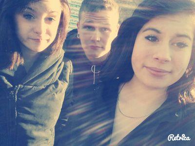 daniellollimen's profile picture. “Die Erfahrung lehrt uns, dass Liebe nicht darin besteht, dass man einander ansieht, sondern dass man gemeinsam in gleicher Richtung blickt.”♡