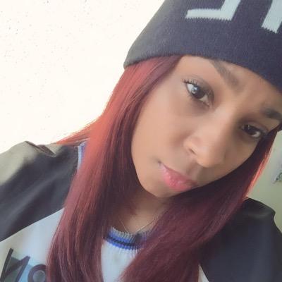 I am a normal girl who loves to have fun, and being silly, I follow whoever follows me I recommend listen to the song of my link TWITTER: VERIFIED