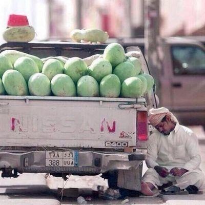 شاب عمري 28 طموح مثقف   لاشي مهم لدي بلحياة الی طاعة الله عز وجل  هي كل شي  استغفر و الله سبحانة  رب العرش العظيم