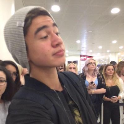tweeting the best calum icons, follow this account for more icons