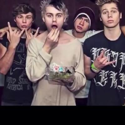 5sos //// Cake //// Luke //// Micheal //// Ashton //// Calum ////
