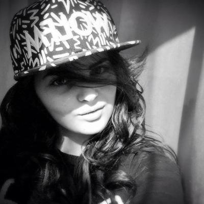 mihailamaria4's profile picture. Sunt o fata simpla, cu capul pe umeri, iubesc intens, ador sa am prieteni adevarati, urasc minciuna, ma iubesc pe mine si mereu mi-am dorit sa zbor cu parapanta