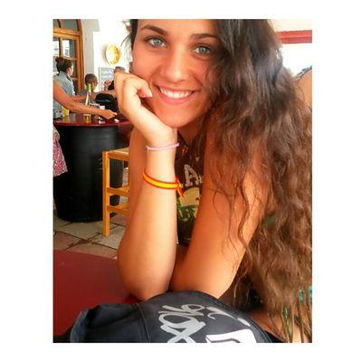 Enamorada de Córdoba y del flamenco.  Edición limitada 'Háblame de ti que si hablo de mi te enamoras'☮ Siempre improvisando.Workout