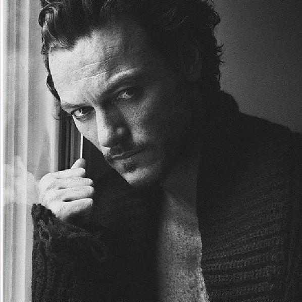 ChikoMamoto's profile picture. Vivi en Japon parte de mi infancia. Mi adolescencia en Londres y ahora soy jefe del departamento de misterios