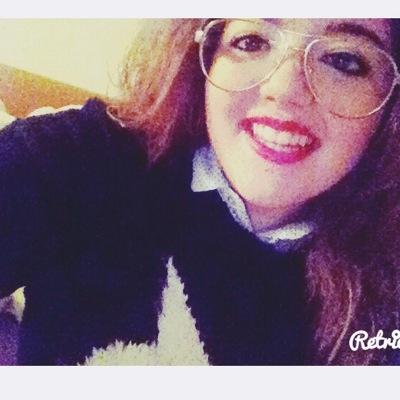 Estudiante de estética y belleza ( C&C LLONGUERAS ).