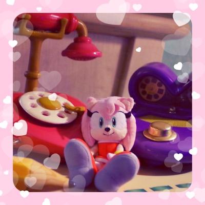エミーちゃんとシャドウくんが大好きなジョイポリスの年間パスポートを持ってるお姉さん(^o^) ボカロやセラムンも好きだったりと...詳しくはツイプロで≡c⌒っ´･ω･)っ ※腐が地雷です。