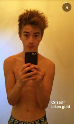 I have a Dad named John and Brother named Jeff but I am not Jack Johnson I am Johnna Gardner✌