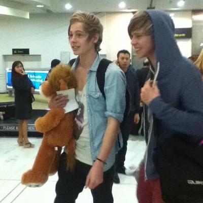 here to provide low quality lashton