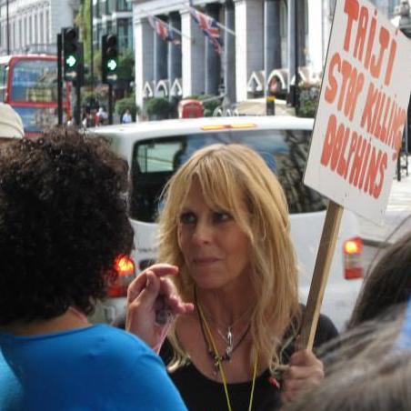 jowild's profile picture. Vegan animal activist.