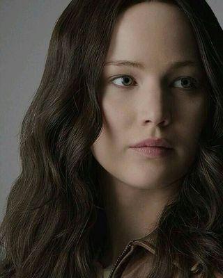 ArrowsAndFlames's profile picture. My name is Katniss Everdeen. Why am I not dead? I should be dead. {THG RP - Descriptive}