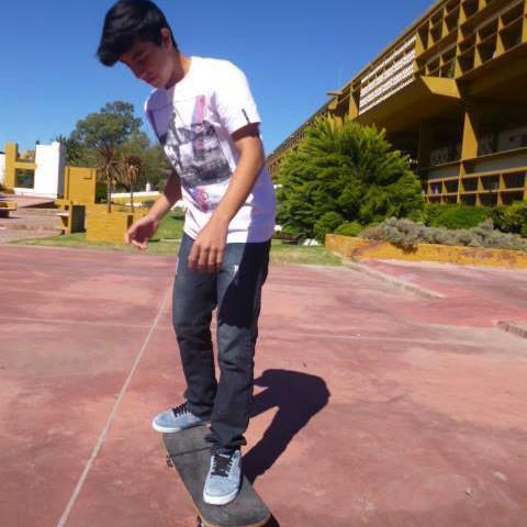 Amo la lluvia/ Mi vida es una Chica Hermosa/ Soy de mi Novia/ Numero Favorito 14/ Fecha especial 14-06-14/ Me encanta el Dubstep/ Los Gatos y Los Perros