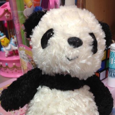 きゅん紙コレクター。文房具DJ。オンラインも店舗もなくイベントで物販やWSします。音楽と手紙と文具と紙と箱と缶とカフェが好きです。特技...たぶん、ドイツ語？つぶやき内容は、文具多めです。きゅんパッケージ、きゅん缶愛好家✨「まきのわがままに振り回してごめんなさい文房具なお茶会」主宰