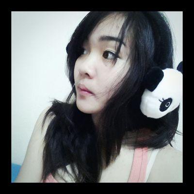 ฉันหรอ เปนคนแลดูเงียบในสายตาคนไม่รู้จัก จิงน่ะ ฉันก้อคนธรรมดา ออกจะเกรียนๆด้วยซ้ำ ไม่ได้โลกสวย หรอก แค่บางคนเค้าเห็นมุมรั่วๆของฉันเค้าอาจแปลกใจ555 .