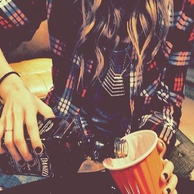 whiskeyandwine_'s profile picture. 🍻🍷🥃🍾