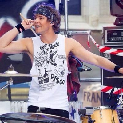 Sua Maior e melhor fonte sobre o @Ashton5SOS no Brasil!